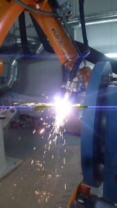 Robots for welding and cutting, multifunction unit